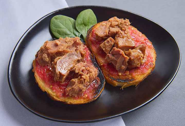 Pan-con-tomate-y-Atun-Tuny-ahumado-gourmet-frasco